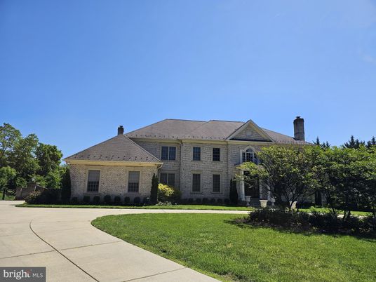 Backyard, Exterior, Facade, Brick Facade, French Provincial