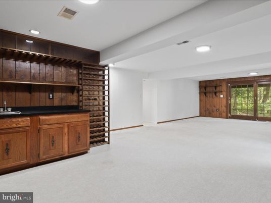 Empty room, Interior, Recessed Lighting, Wooden Walls