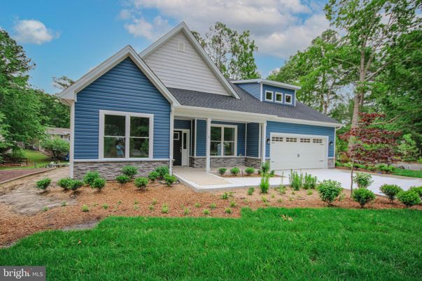 Attached, Exterior, Facade, Farmhouse