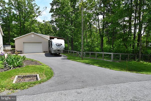 Detached Garage, Exterior