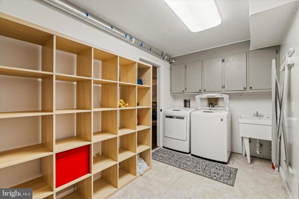 Interior, Washer