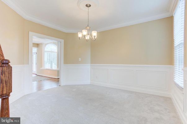 Chandelier, Empty room, Interior
