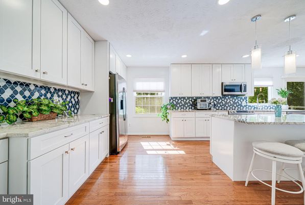 Interior, Kitchen, Pendant Lights, Recessed Lighting, Wood Texture Flooring