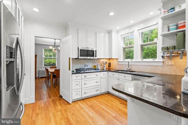 Dining room, Interior, Kitchen, Pendant Lights, Recessed Lighting, Wood Texture Flooring