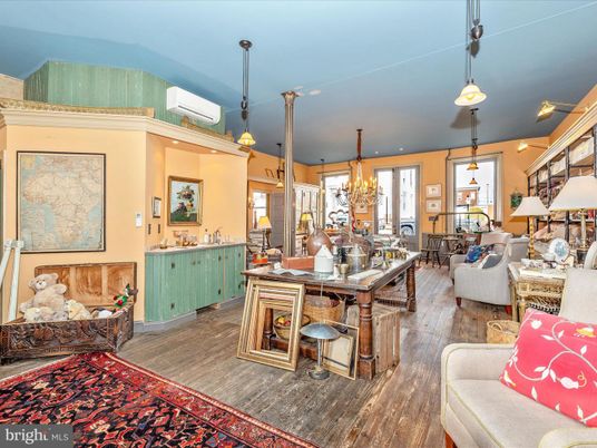 Chandelier, Dining room, Interior, Living room, Pendant Lights, Recessed Lighting, Wood Texture Flooring
