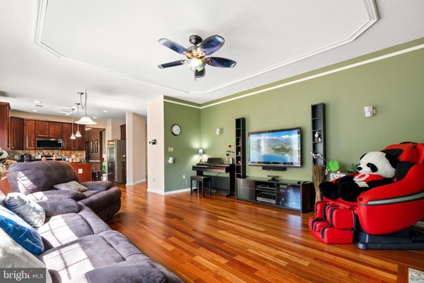 Interior, Kitchen, Living room, Pendant Lights, Wood Texture Flooring