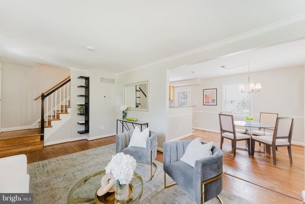 Chandelier, Dining room, Interior, Recessed Lighting, Wood Texture Flooring