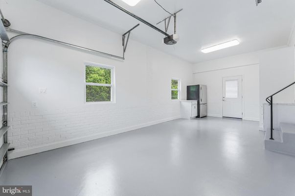 Garage, Interior