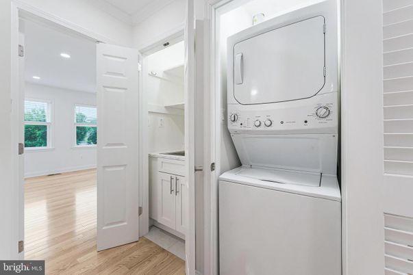Interior, Recessed Lighting, Utility Closets, Washer, Wood Texture Flooring