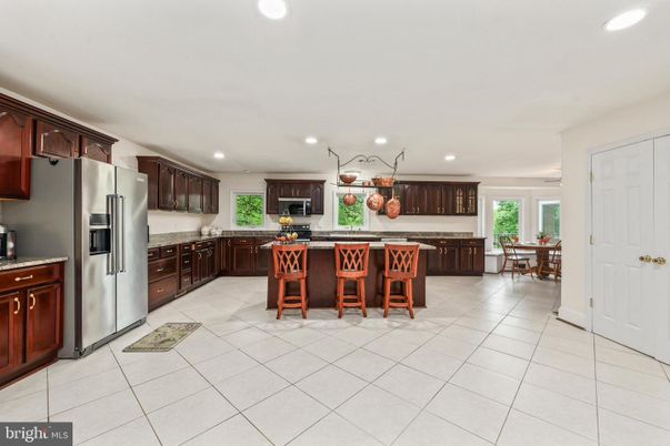 Dining room, Interior, Kitchen, Recessed Lighting, Stainless Steel Appliances