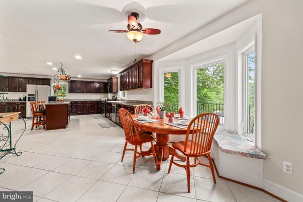 Dining room, Interior, Kitchen, Recessed Lighting
