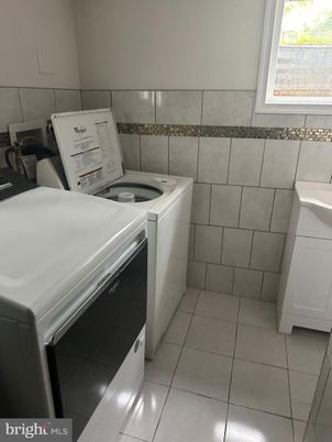 Interior, Washer