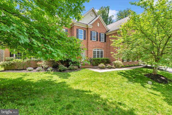 Backyard, Exterior, Facade, Brick Facade, Brick Traditional