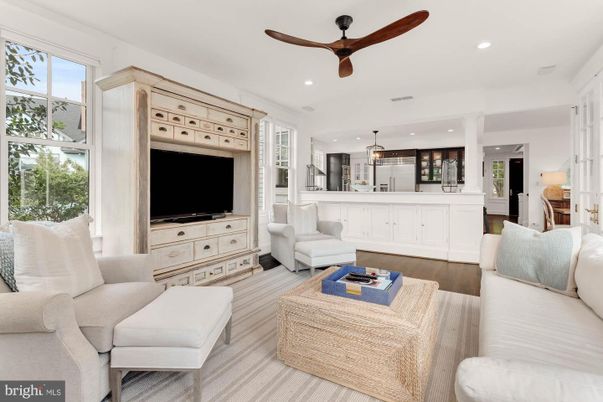 Interior, Living room, Pendant Lights, Recessed Lighting, Wood Texture Flooring