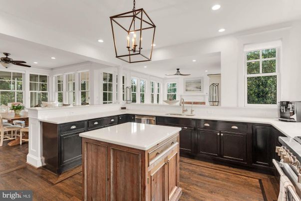 Dining room, Interior, Kitchen, Pendant Lights, Recessed Lighting, Wood Texture Flooring