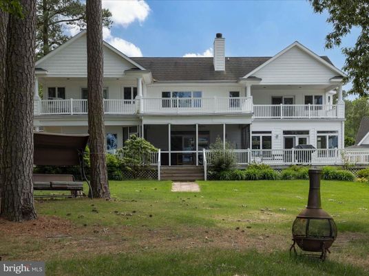 Backyard, Exterior, Facade, Farmhouse