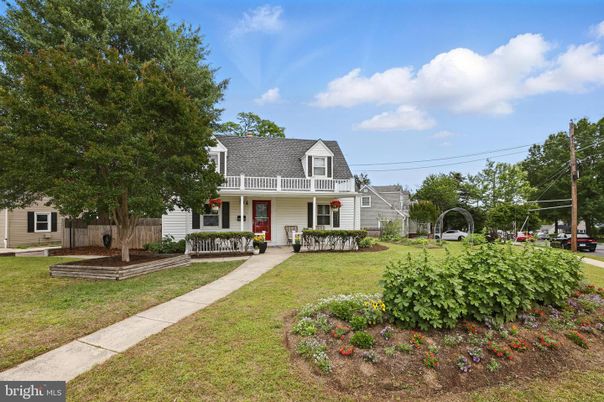 Backyard, Exterior, Facade, Cape Cod