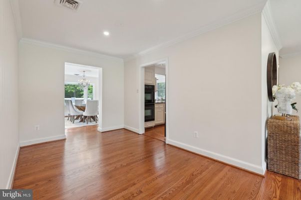 Chandelier, Dining room, Interior, Recessed Lighting, Wood Texture Flooring