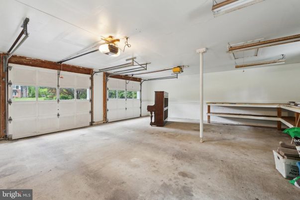 Garage, Interior