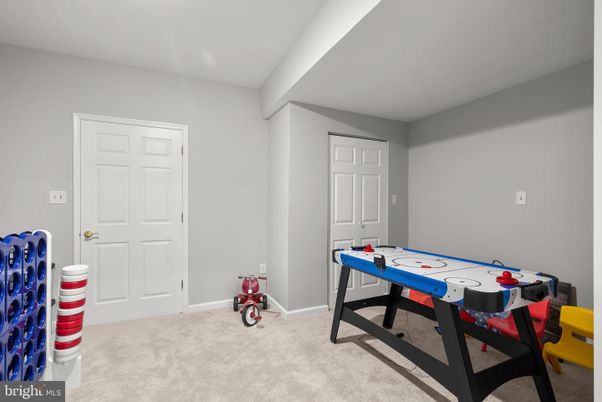 Game Room, Interior