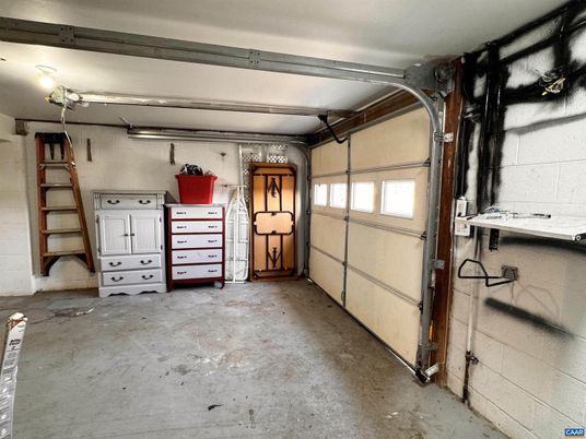 Garage, Interior