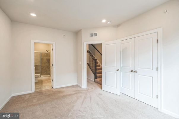 Bathroom, Empty room, Interior, Recessed Lighting
