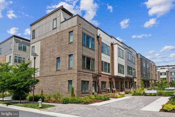 Exterior, Facade, Brick Facade, Rowhouse