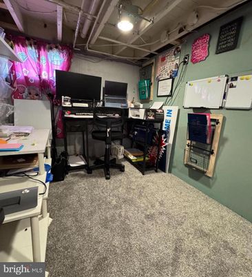 Home Office, Interior