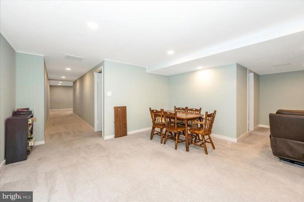 Dining room, Interior, Recessed Lighting