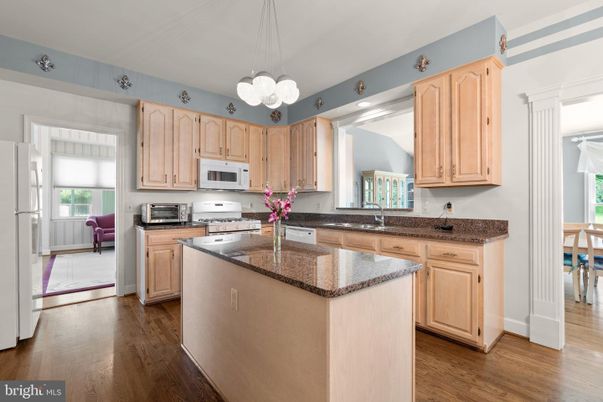 Interior, Kitchen, Pendant Lights, Recessed Lighting, Wood Texture Flooring