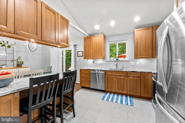 Dining room, Interior, Kitchen, Recessed Lighting, Stainless Steel Appliances