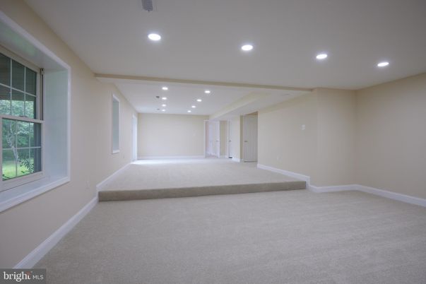 Empty room, Interior, Recessed Lighting