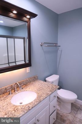 Bathroom, Interior, Recessed Lighting