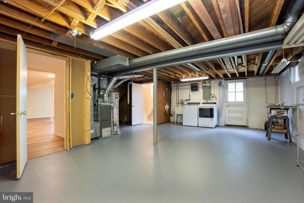 Interior, Washer, Wooden Beams, Wooden Ceilings