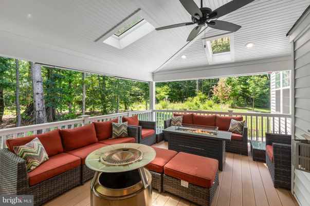 Interior, Living room, Recessed Lighting, Sun Room, Wood Texture Flooring