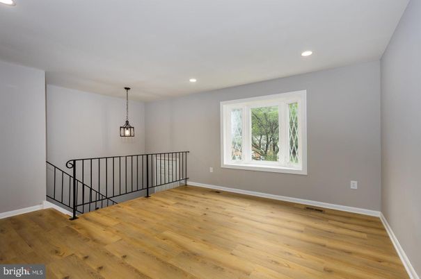 Interior, Pendant Lights, Recessed Lighting, Wood Texture Flooring