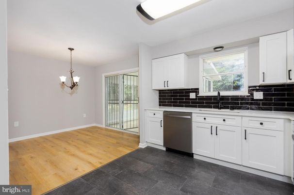 Chandelier, Interior, Kitchen, Pendant Lights, Wood Texture Flooring