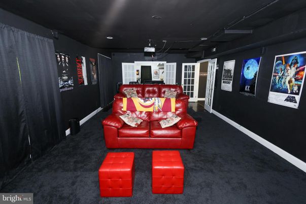 Game Room, Interior, Recessed Lighting