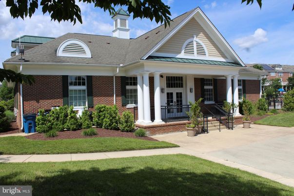 Exterior, Facade, Brick Facade, Ranch