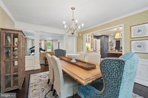 Chandelier, Dining room, Interior, Recessed Lighting, Wood Texture Flooring