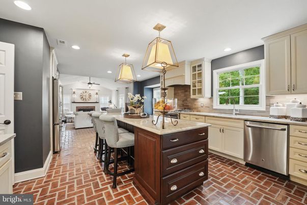 Fireplace, Interior, Kitchen, Living room, Pendant Lights, Recessed Lighting, Stainless Steel Appliances