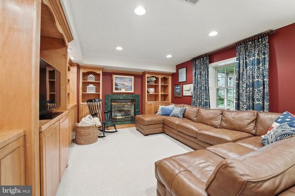 Fireplace, Interior, Living room, Recessed Lighting