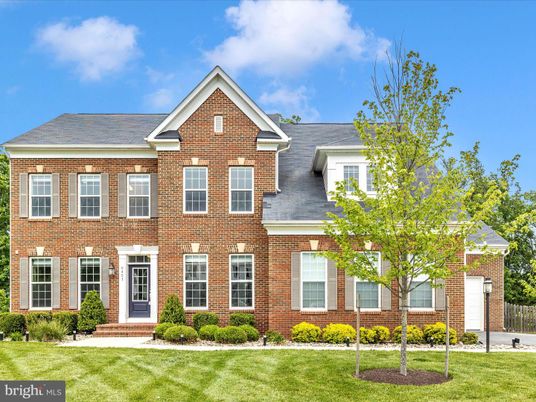 Exterior, Facade, Brick Facade, Georgian