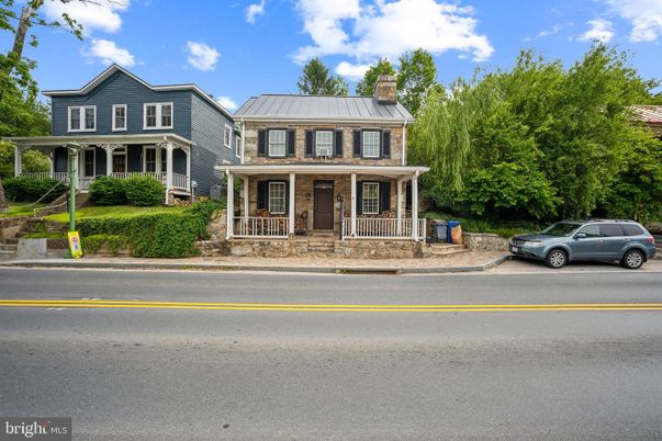Exterior, Facade, Solar Panels, Queen Anne Victorian