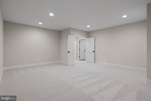 Empty room, Interior, Recessed Lighting