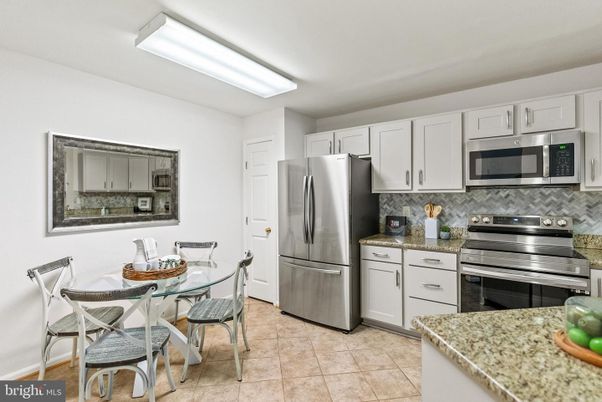 Dining room, Interior, Kitchen, Stainless Steel Appliances