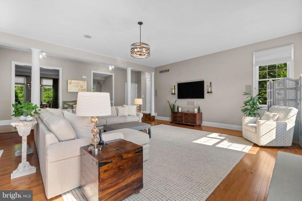 Interior, Living room, Pendant Lights, Wood Texture Flooring
