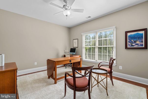 Home Office, Interior