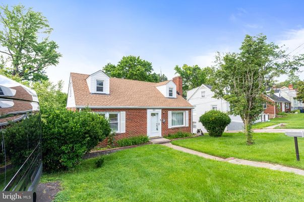 Exterior, Facade, Brick Facade, Cape Cod