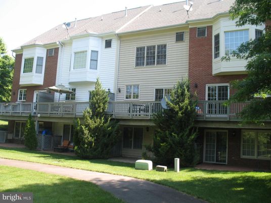 Exterior, Facade, Brick Facade, Rowhouse